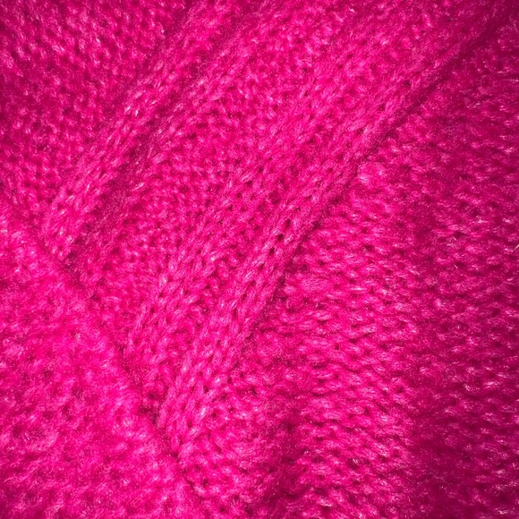 Pink Sweater - Picture 4 of 4